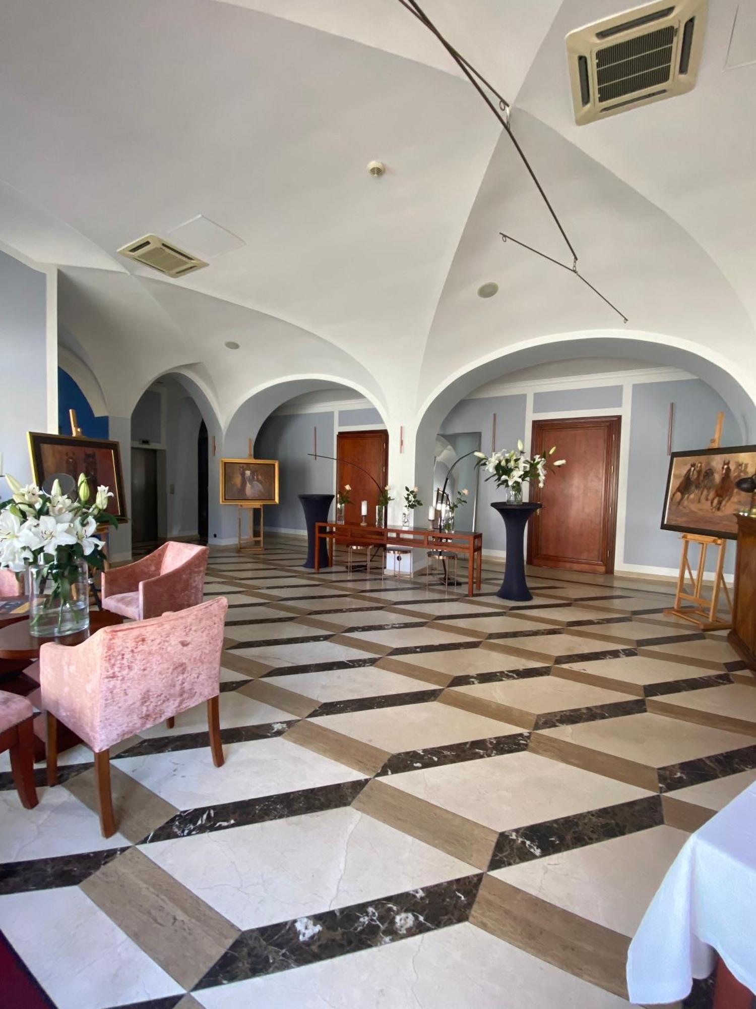 Hotel Rejs Устка Екстериор снимка