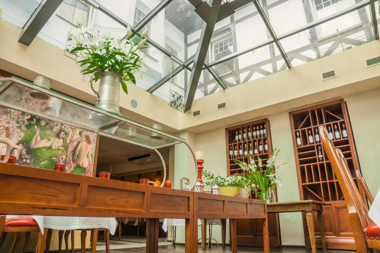 Hotel Rejs Устка Екстериор снимка
